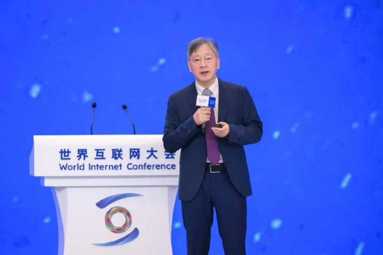 欧洲科学院院士金耀初：类脑计算与具身智能结合，能让大模型产生自主学习能力